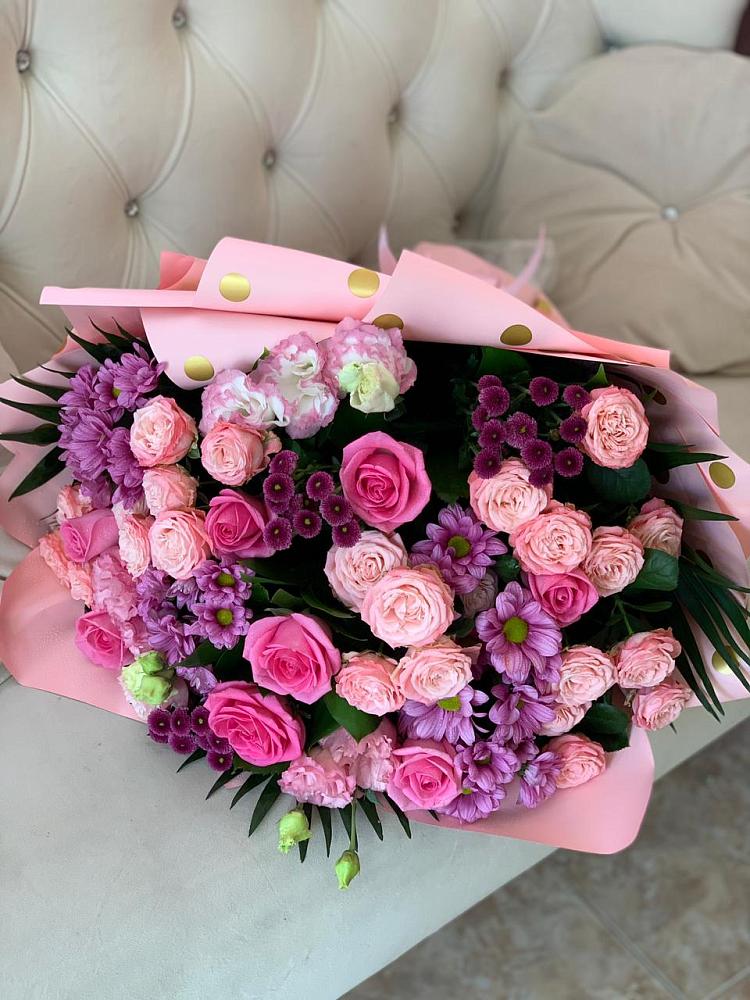 Букет цветов из: Хризантемы, Розы и Лизиантусы в Кургане