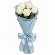 Букет 5 Белых роз Проуд в Кургане
