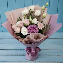 Букет цветов из:  Розы и Лизиантусы в Кургане