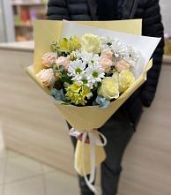 Букет цветов из:  Альстромерии, Розы и Хризантемы в Кургане
