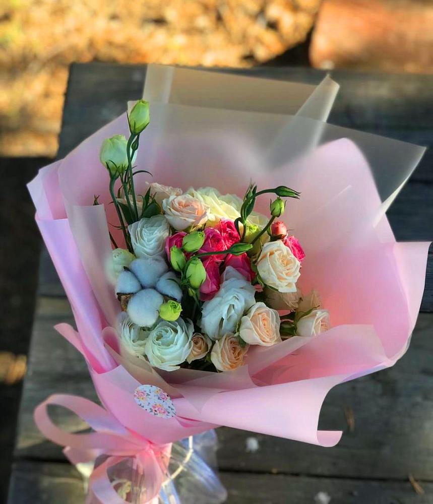 Букет цветов из: Розы и Лизиантусы в Кургане