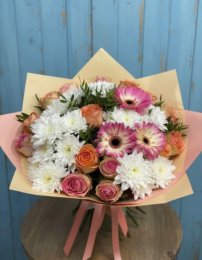 Букет цветов из: Розы, Герберы и Хризантемы в Кургане