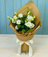 Букет цветов из:  Хризантемы и Лизиантусы в Кургане