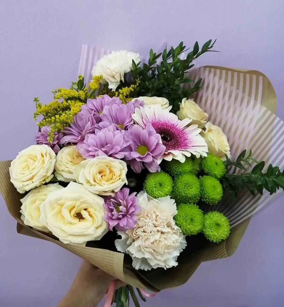 Букет цветов из: Хризантемы, Розы, Гвоздики и Герберы в Кургане