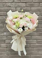 Букет цветов из:  Гвоздики, Розы, Лизиантусы и Хризантемы в Кургане