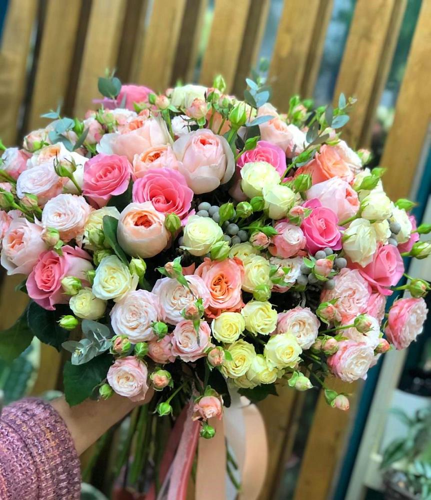 Букет цветов из: Розы в Кургане