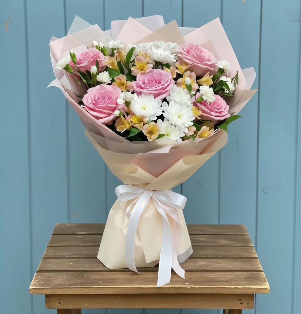 Букет цветов из: Гвоздики, Орхидеи и Розы в Кургане