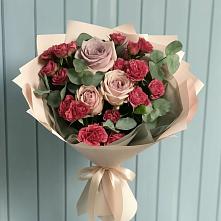 Букет цветов из:  Гвоздики и Розы в Кургане