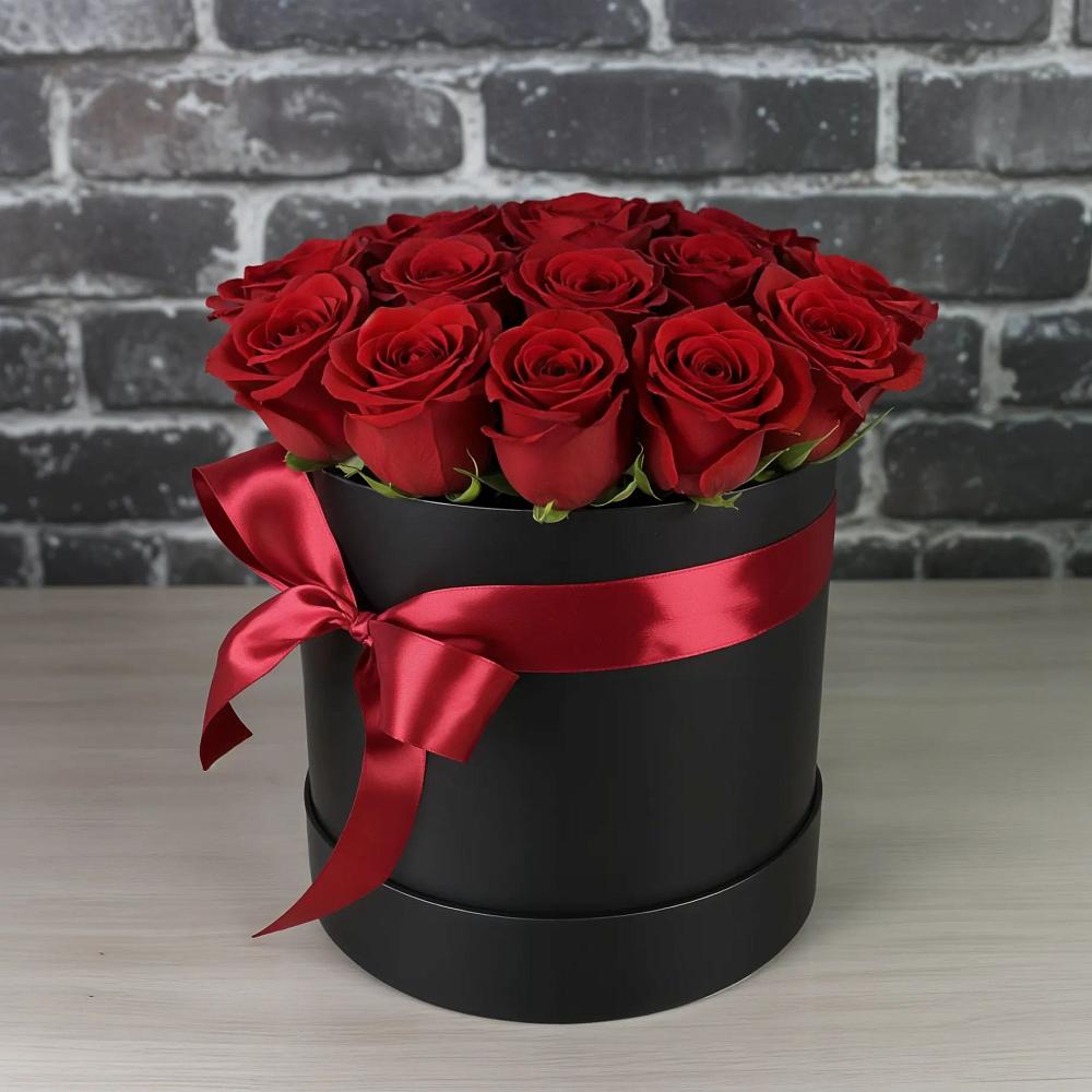 Цветочная композиция из Розы в шляпной коробке в Кургане