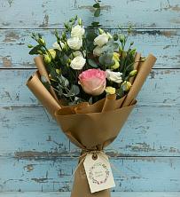 Букет цветов из:  Розы и Лизиантусы в Кургане