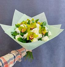 Букет цветов из:  Орхидеи и Розы в Кургане
