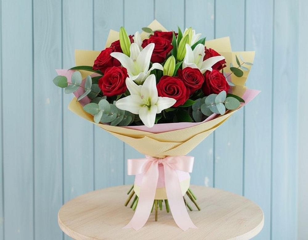 Букет цветов из: Лилии и Розы в Кургане
